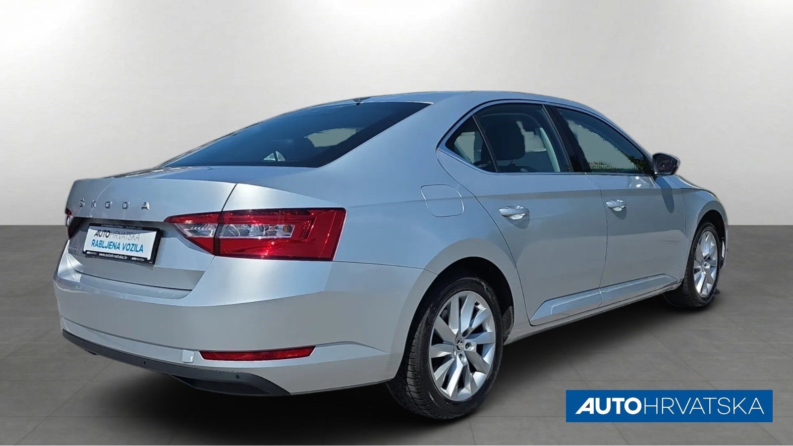 2021 Škoda Superb — fotografija 5