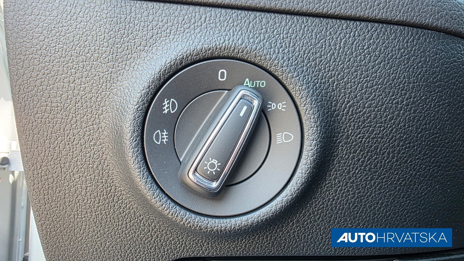 2021 Škoda Superb — fotografija 11