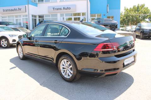 2020 Volkswagen Passat — sličica 7