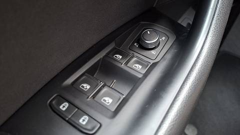 2018 Volkswagen Touareg — sličica 25