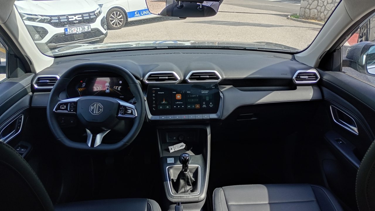 2026 MG ZS — fotografija 10
