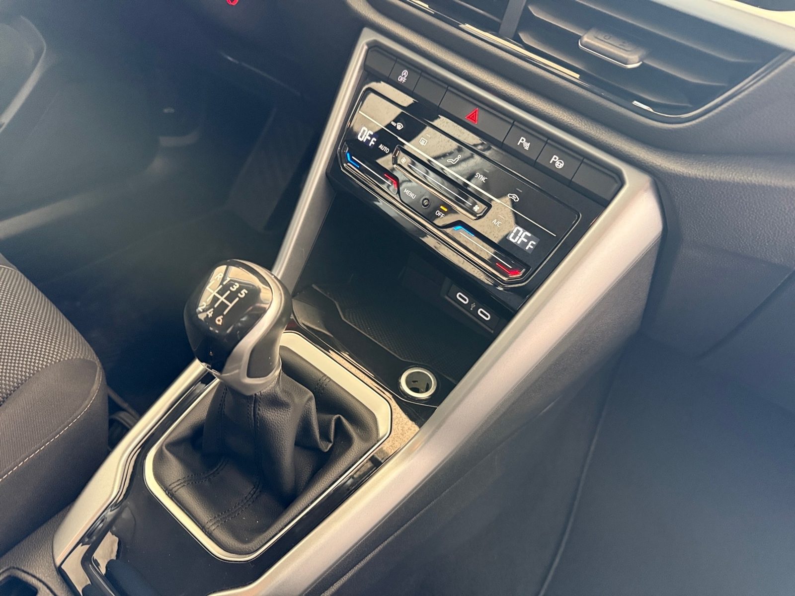 2023 Volkswagen T-Roc — fotografija 24