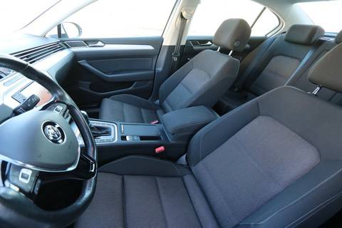 2017 Volkswagen Passat Comfortline — sličica 6