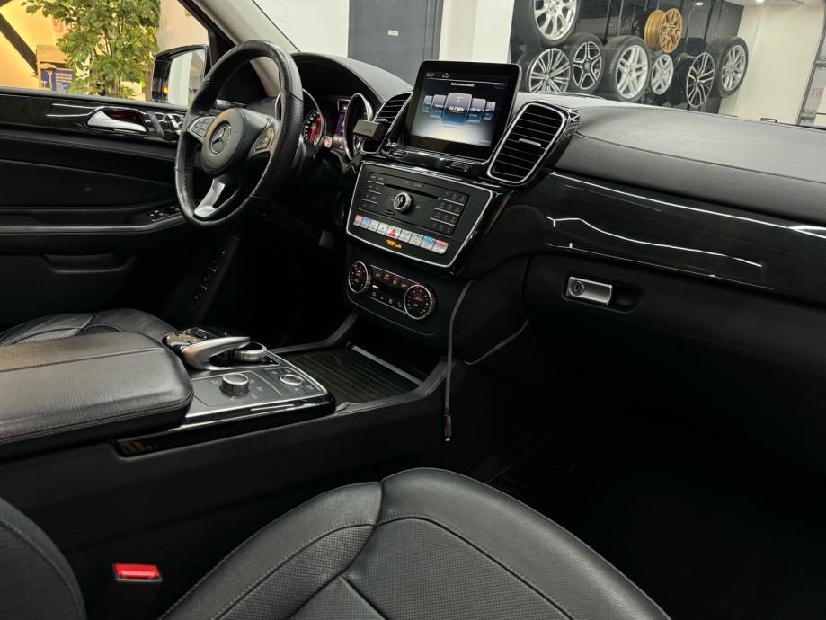 2016 Mercedes-Benz GLS — fotografija 20