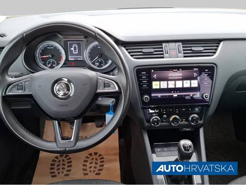 2019 Škoda Octavia Combi — sličica 10
