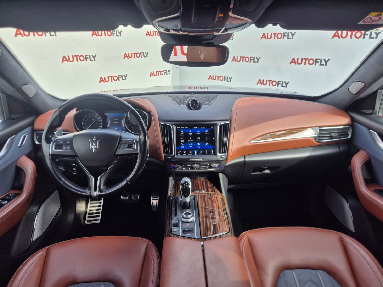 2016 Maserati Levante — fotografija 12