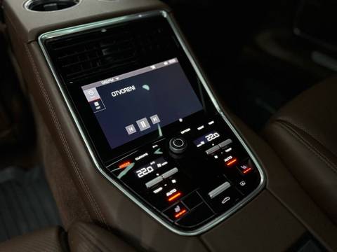2021 Porsche Panamera — sličica 18