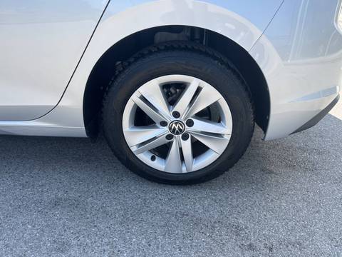 2024 Volkswagen Golf — sličica 15
