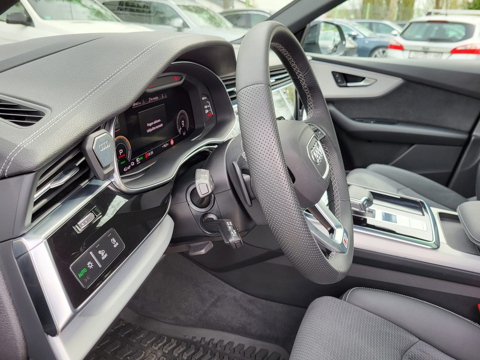 2023 Audi Q8 S line — fotografija 10