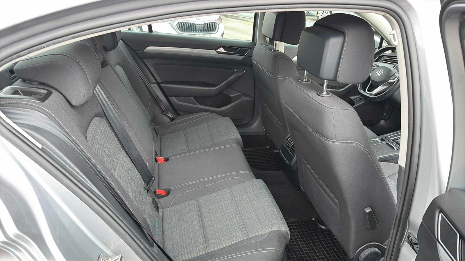 2021 Volkswagen Passat — fotografija 10