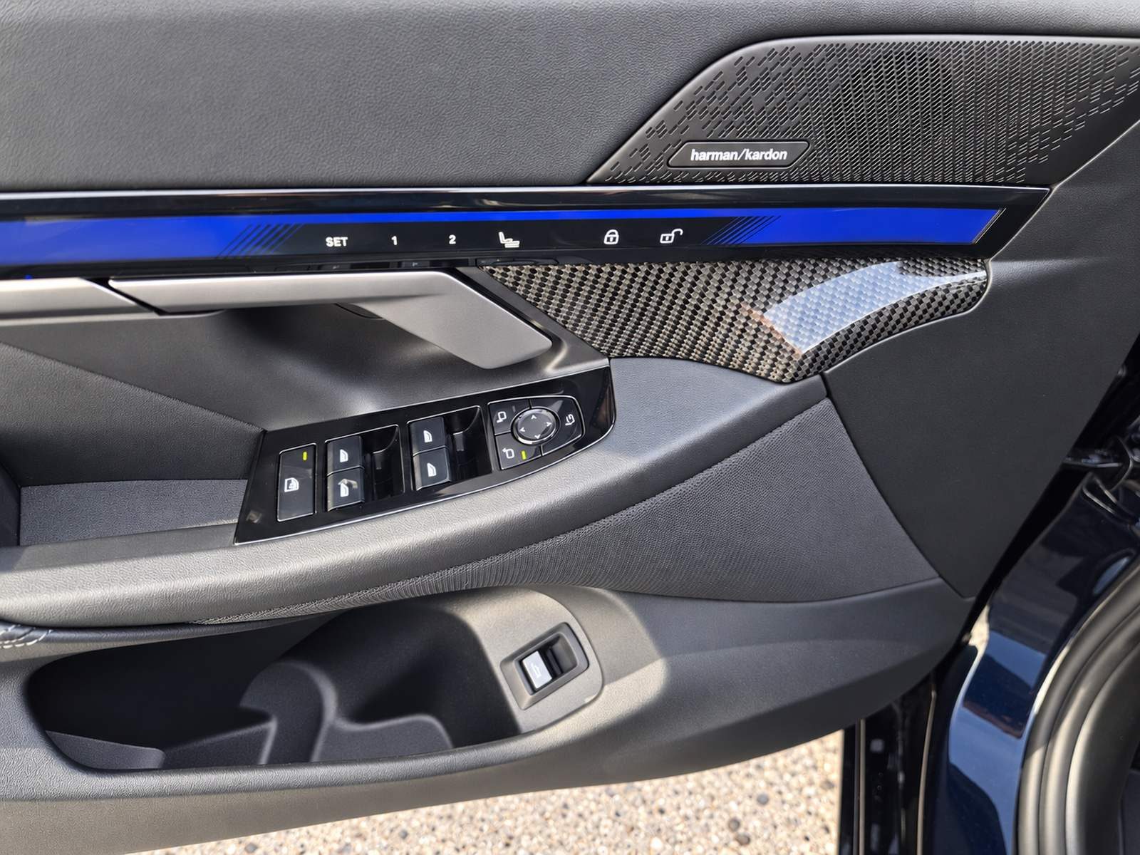 2026 BMW Serija 5 M Sport — fotografija 19