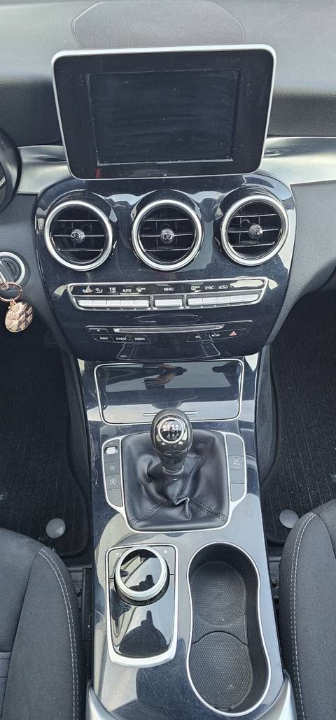 2015 Mercedes-Benz C-Razred — sličica 14