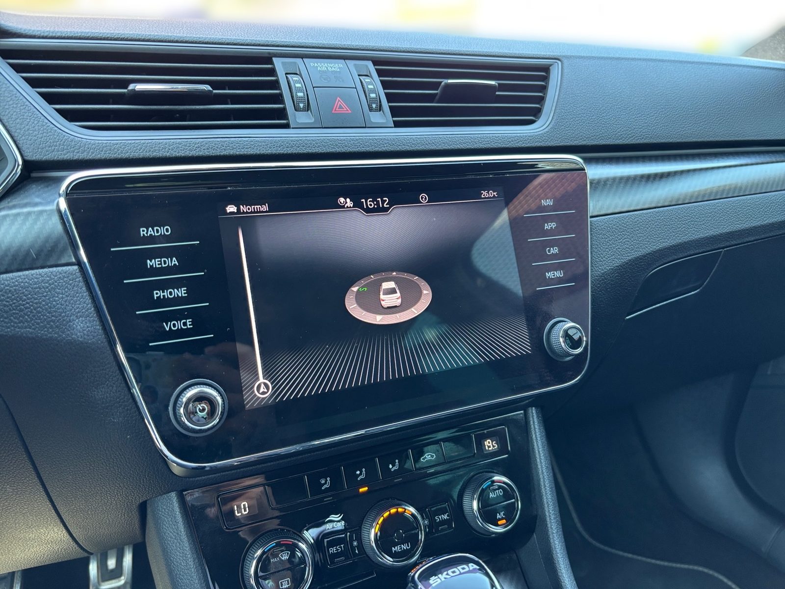 2022 Škoda Superb — fotografija 20