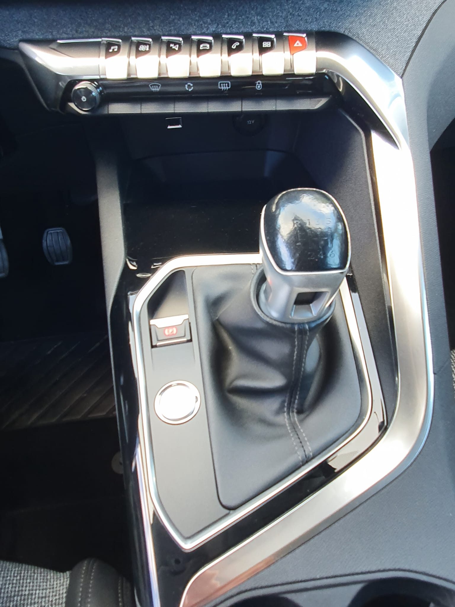 2017 Peugeot 3008 — fotografija 16