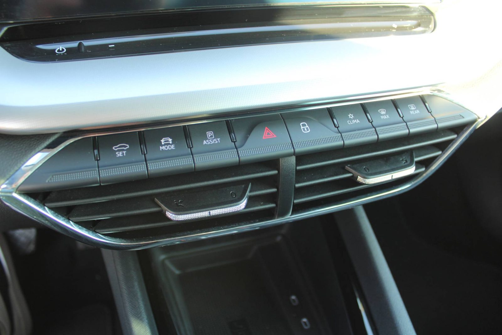 2022 Škoda Octavia — fotografija 18