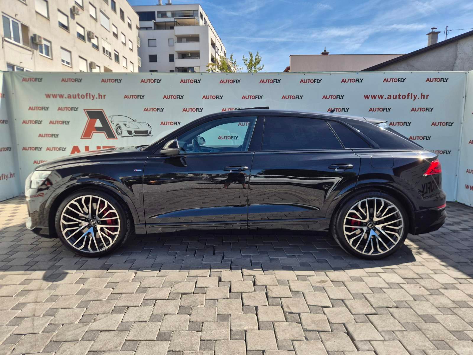 2025 Audi Q8 S line — fotografija 4
