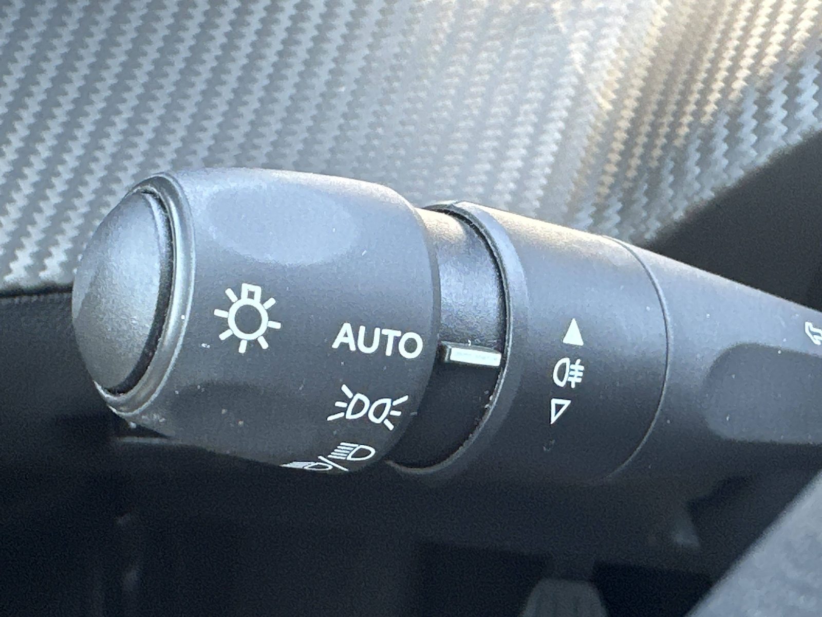 2025 Peugeot 2008 — fotografija 28
