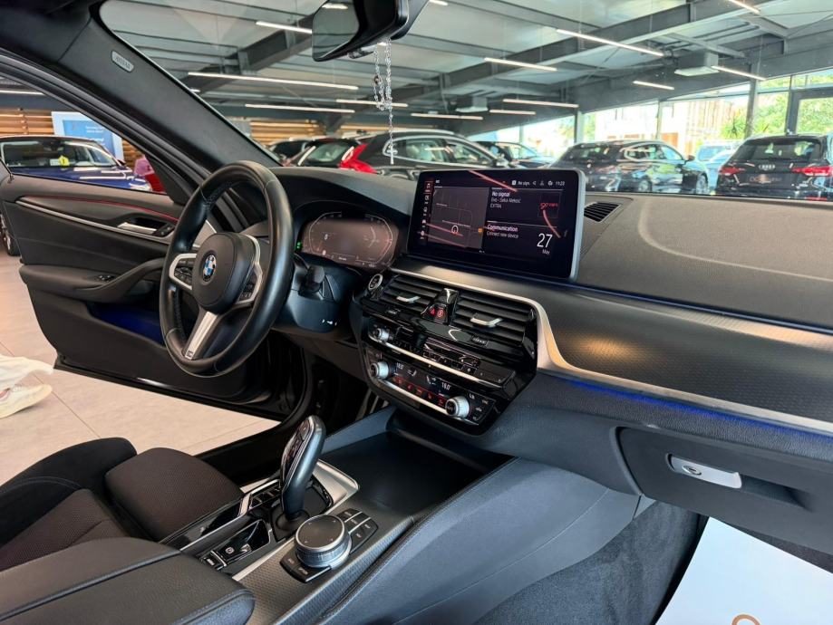 2020 BMW Serija 5 — fotografija 19