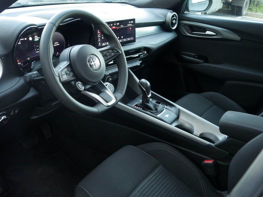 2023 Alfa Romeo Tonale — fotografija 19