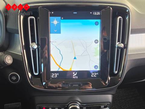 2022 Volvo XC40 — sličica 10