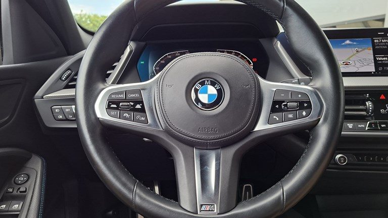 2023 BMW Serija 1 — fotografija 18