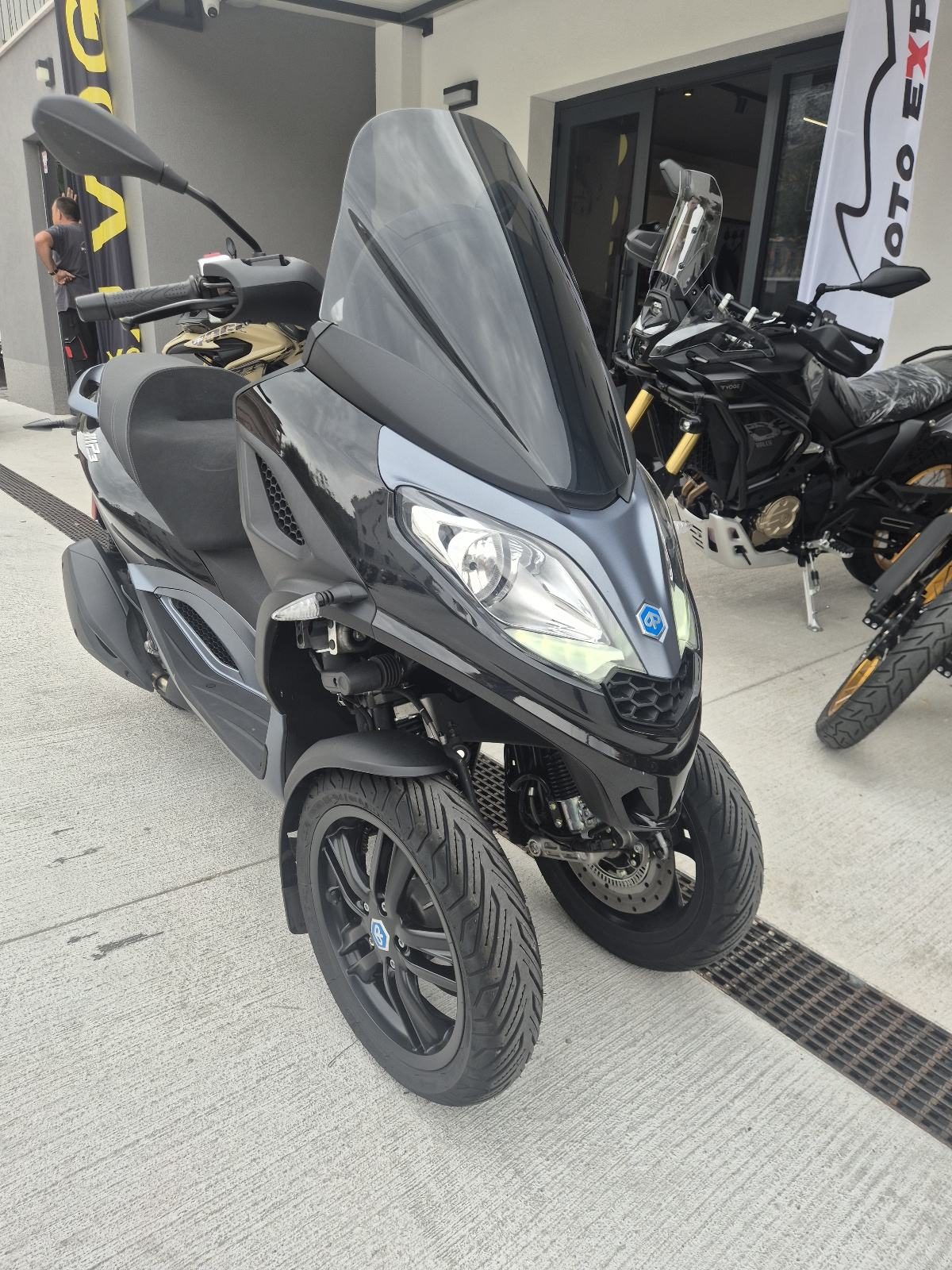 2023 Piaggio MP3 300 — fotografija 14