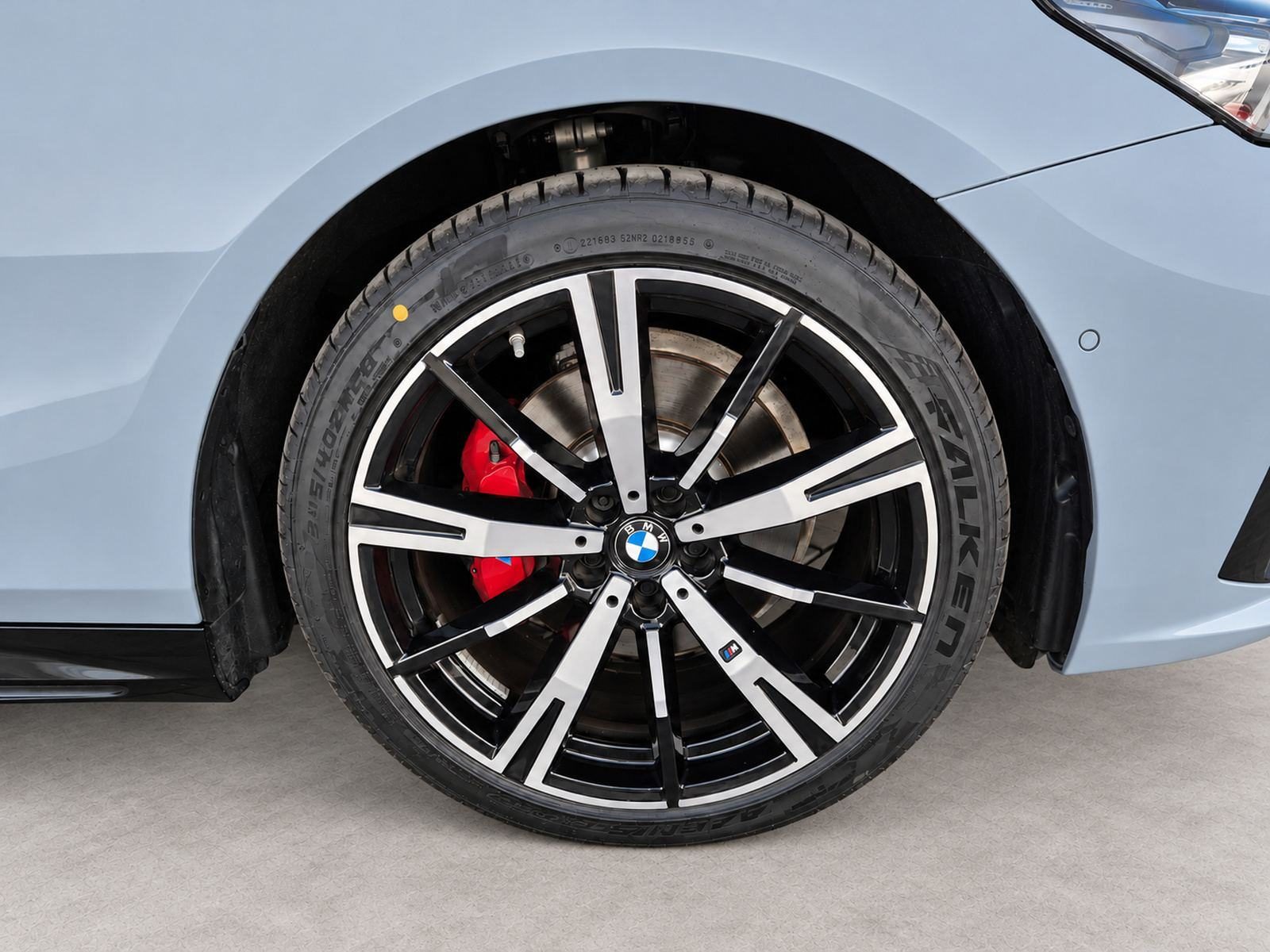 2025 BMW Serija 5 M Sport — fotografija 27