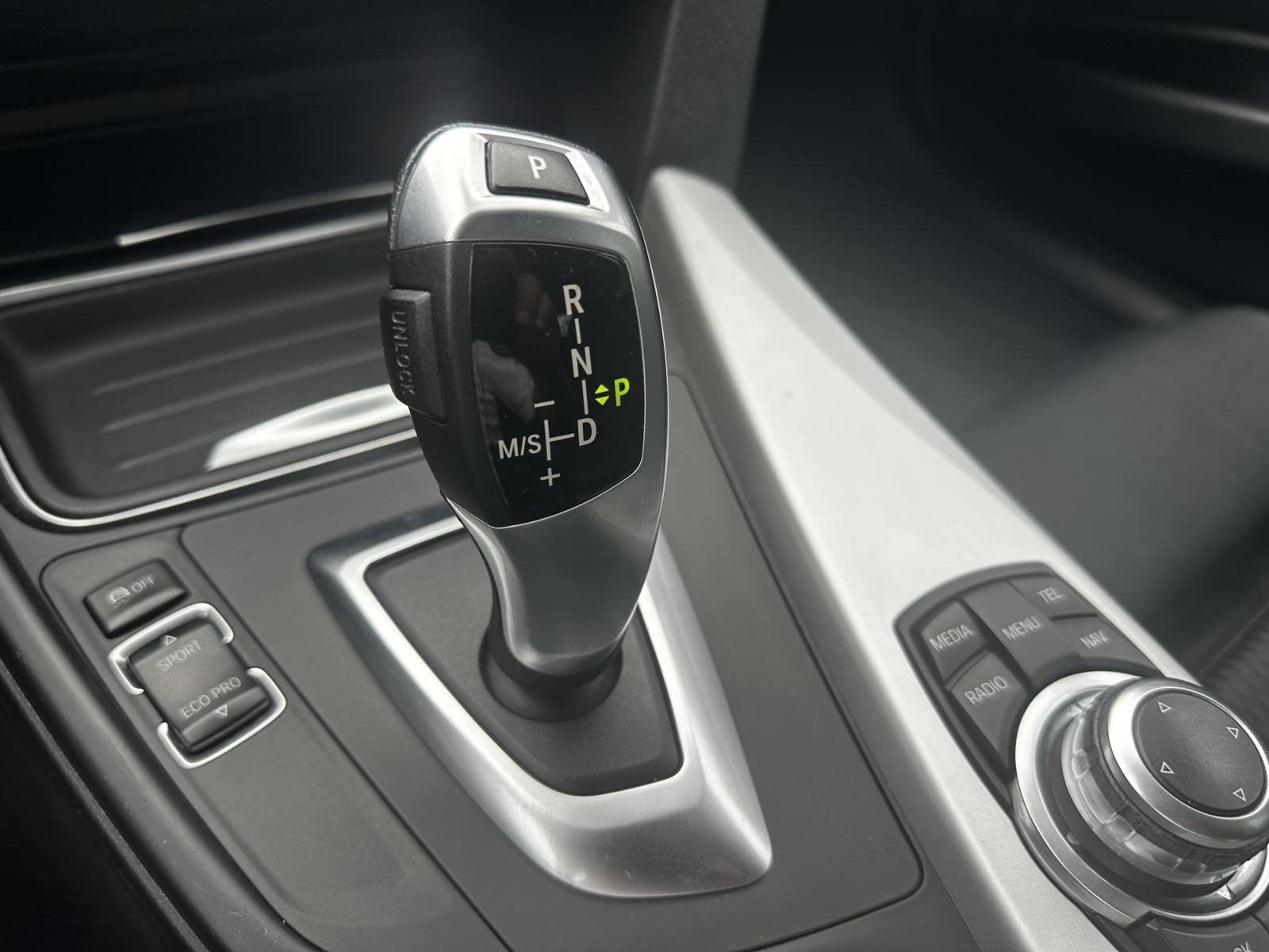 2012 BMW Serija 3 — fotografija 12