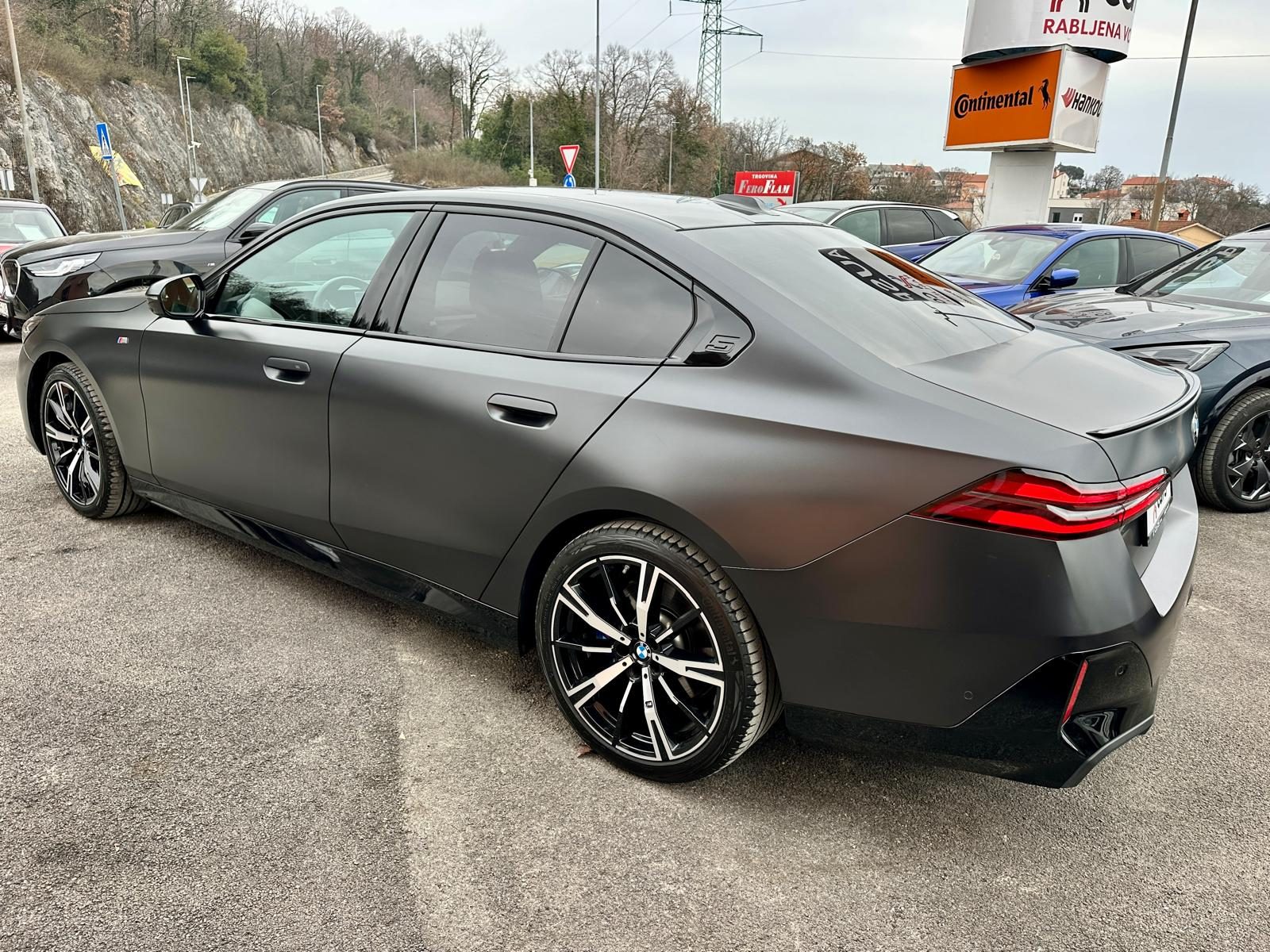 2024 BMW Serija 5 — fotografija 6