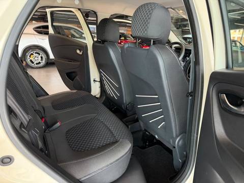 2019 Renault Captur — sličica 25