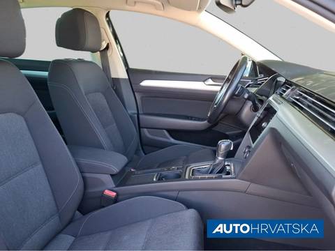 2019 Volkswagen Passat — sličica 15