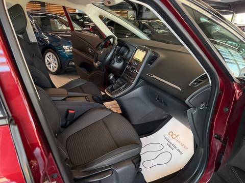 2020 Renault Grand Scenic — sličica 21