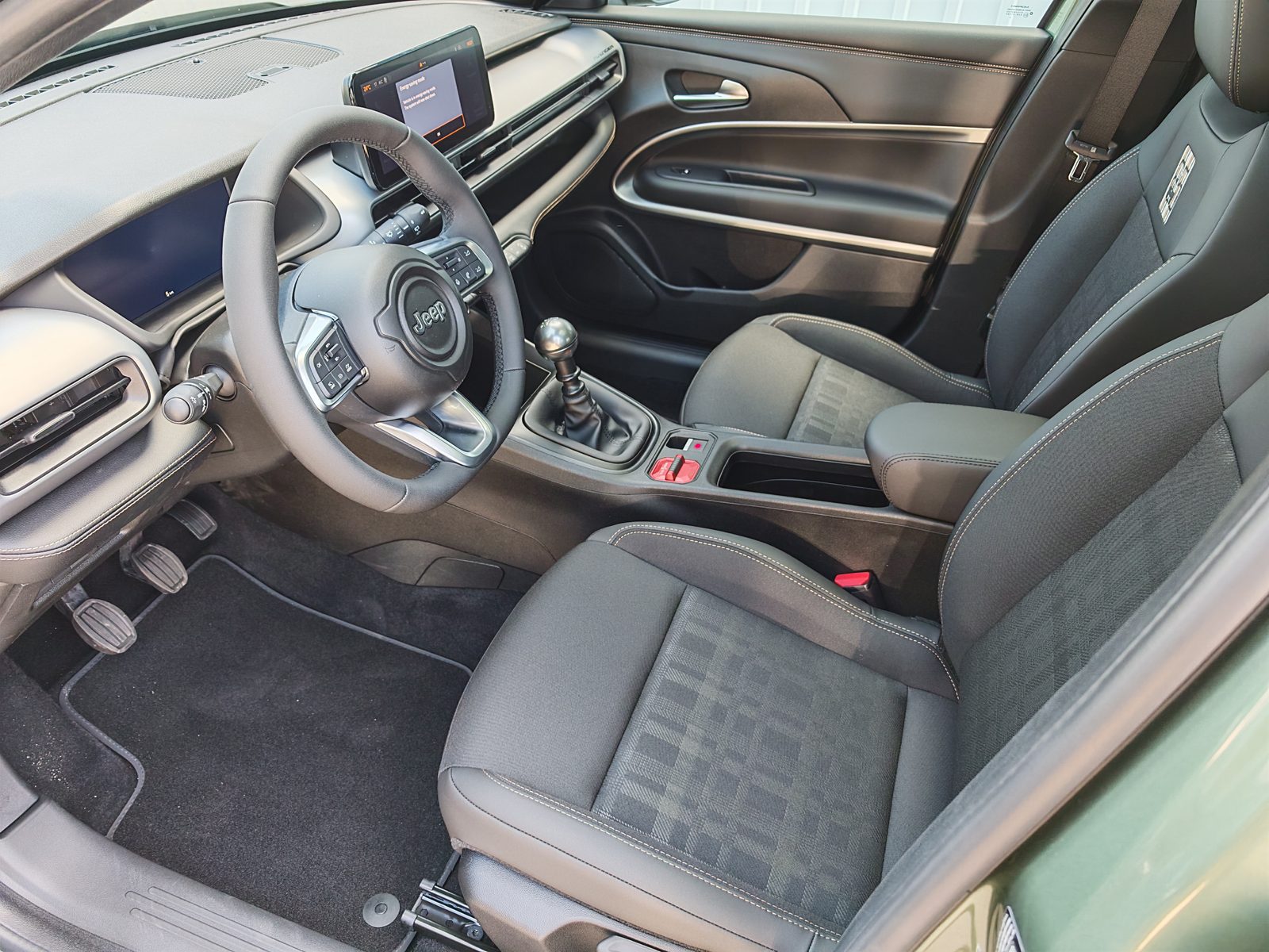 2026 Jeep Avenger — fotografija 17