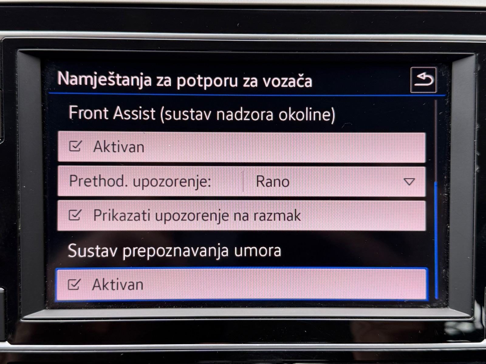 2019 Volkswagen Passat — fotografija 12
