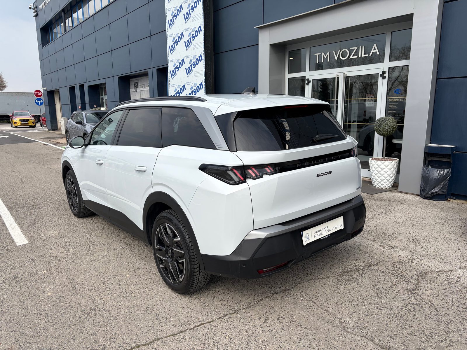 2025 Peugeot 5008 — fotografija 4