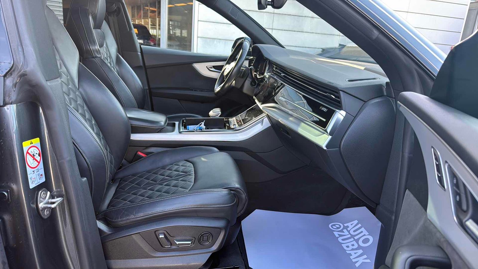 2021 Audi Q8 — fotografija 9