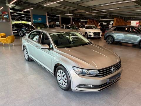 2015 Volkswagen Passat — sličica 11