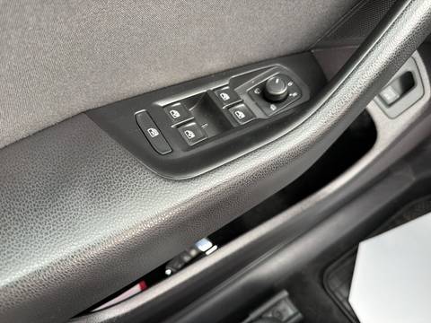 2021 Volkswagen Passat — sličica 24