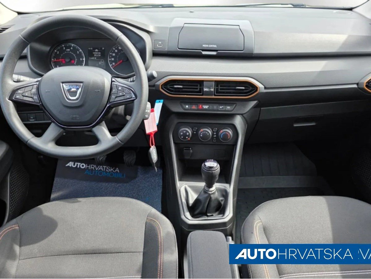 2022 Dacia Sandero — fotografija 10