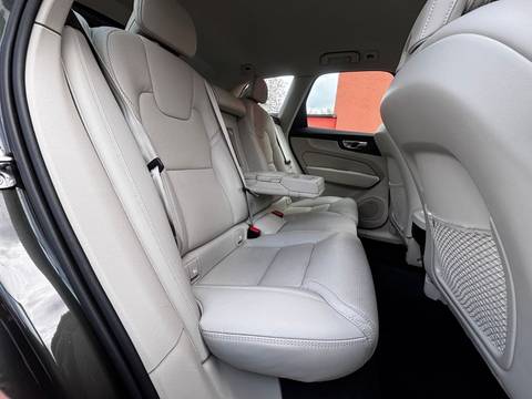 2019 Volvo XC60 — sličica 15