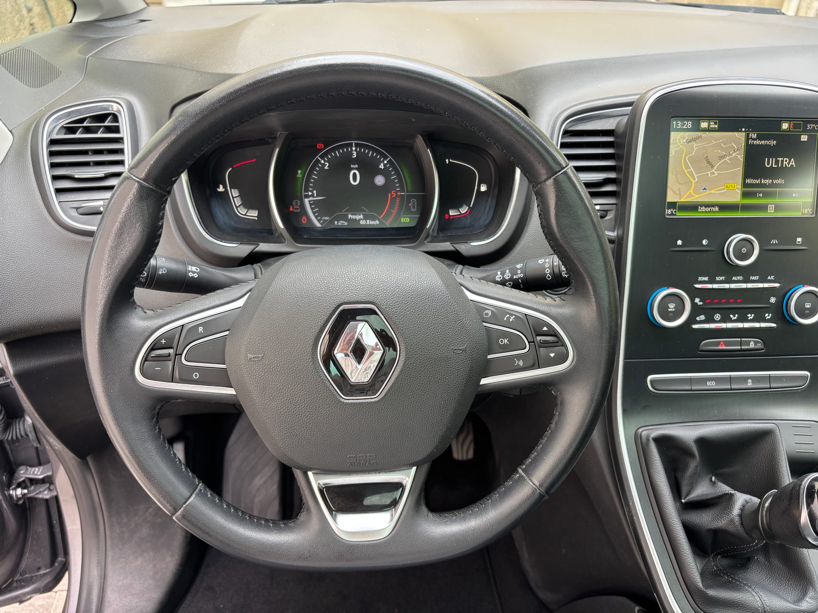 2016 Renault Scenic — fotografija 23