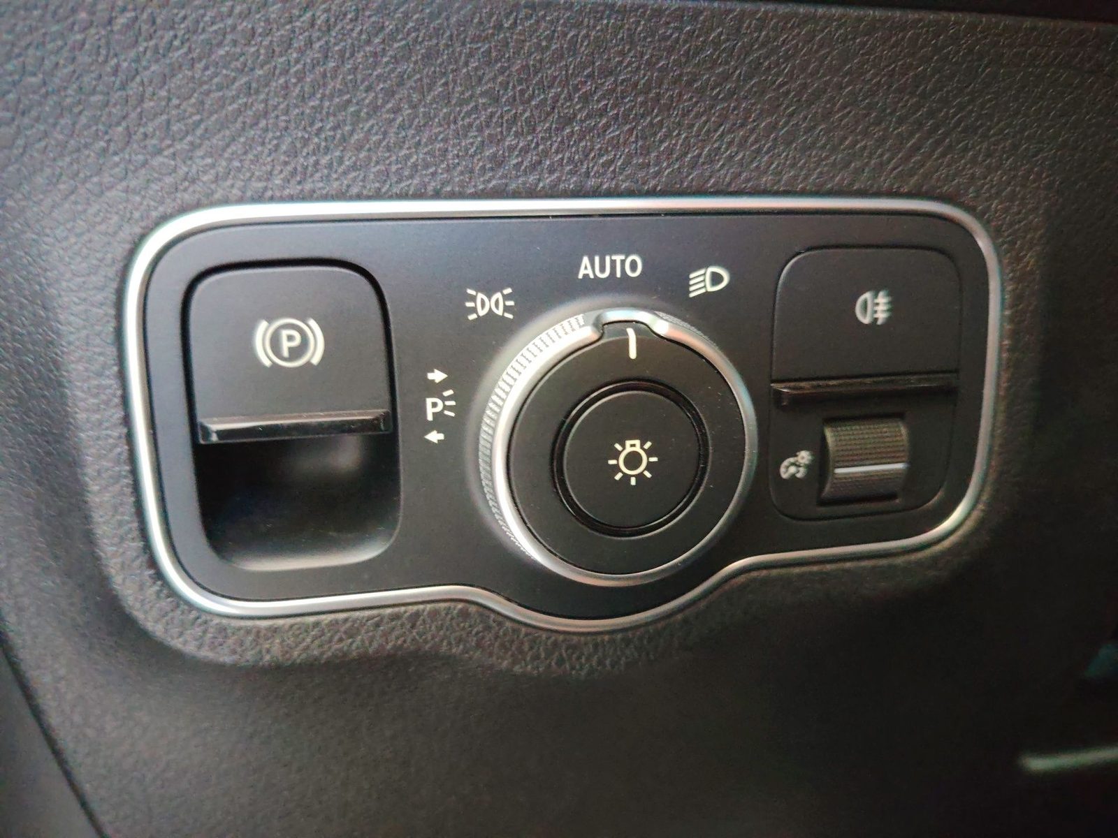 2023 Mercedes-Benz GLB — fotografija 29