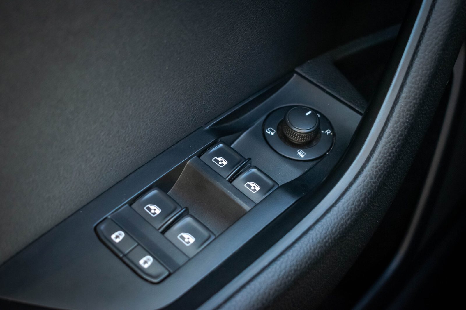 2020 Škoda Superb — fotografija 15