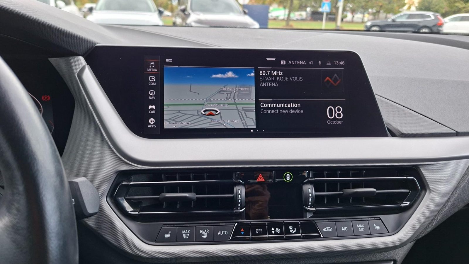 2023 BMW Serija 1 — fotografija 14
