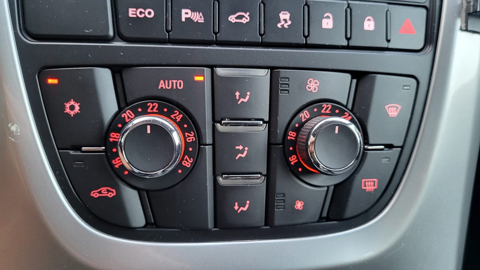 2015 Opel Astra — fotografija 28