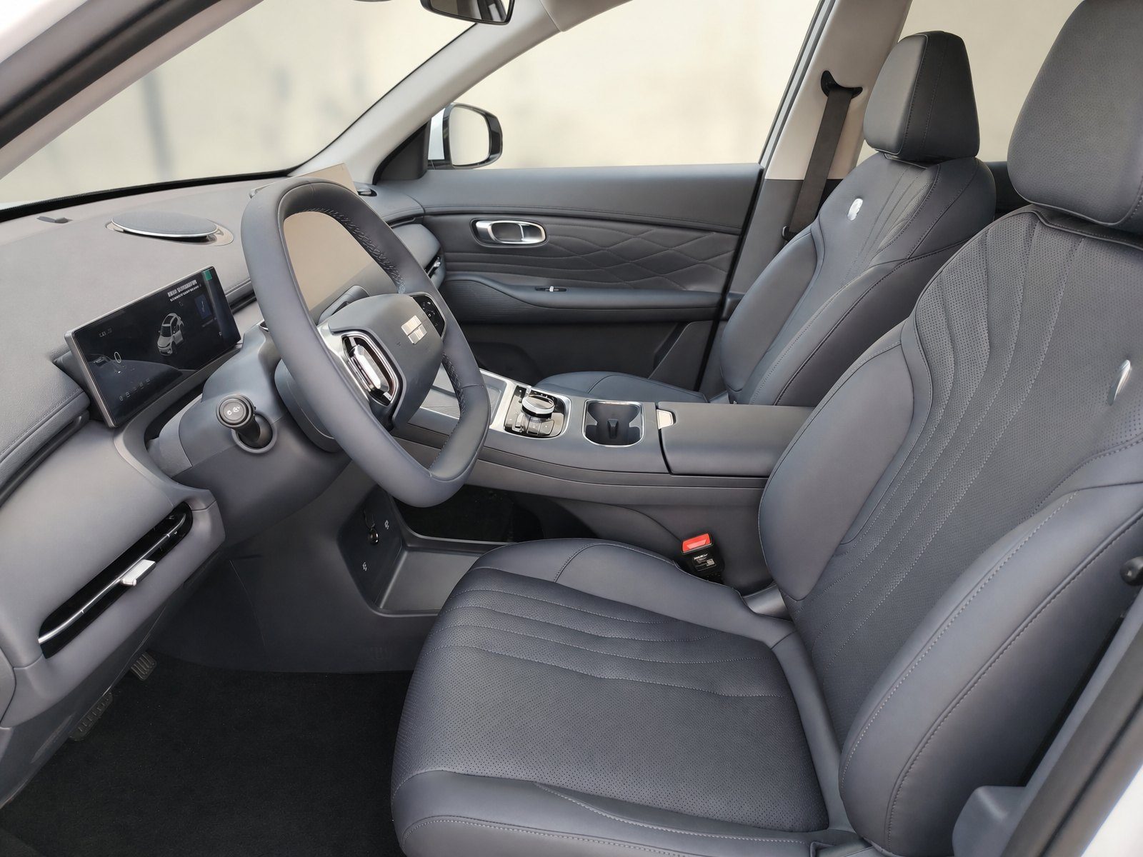 2026 Geely Starray EM-i — fotografija 13