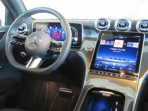 2025 Mercedes-Benz GLC — sličica 15