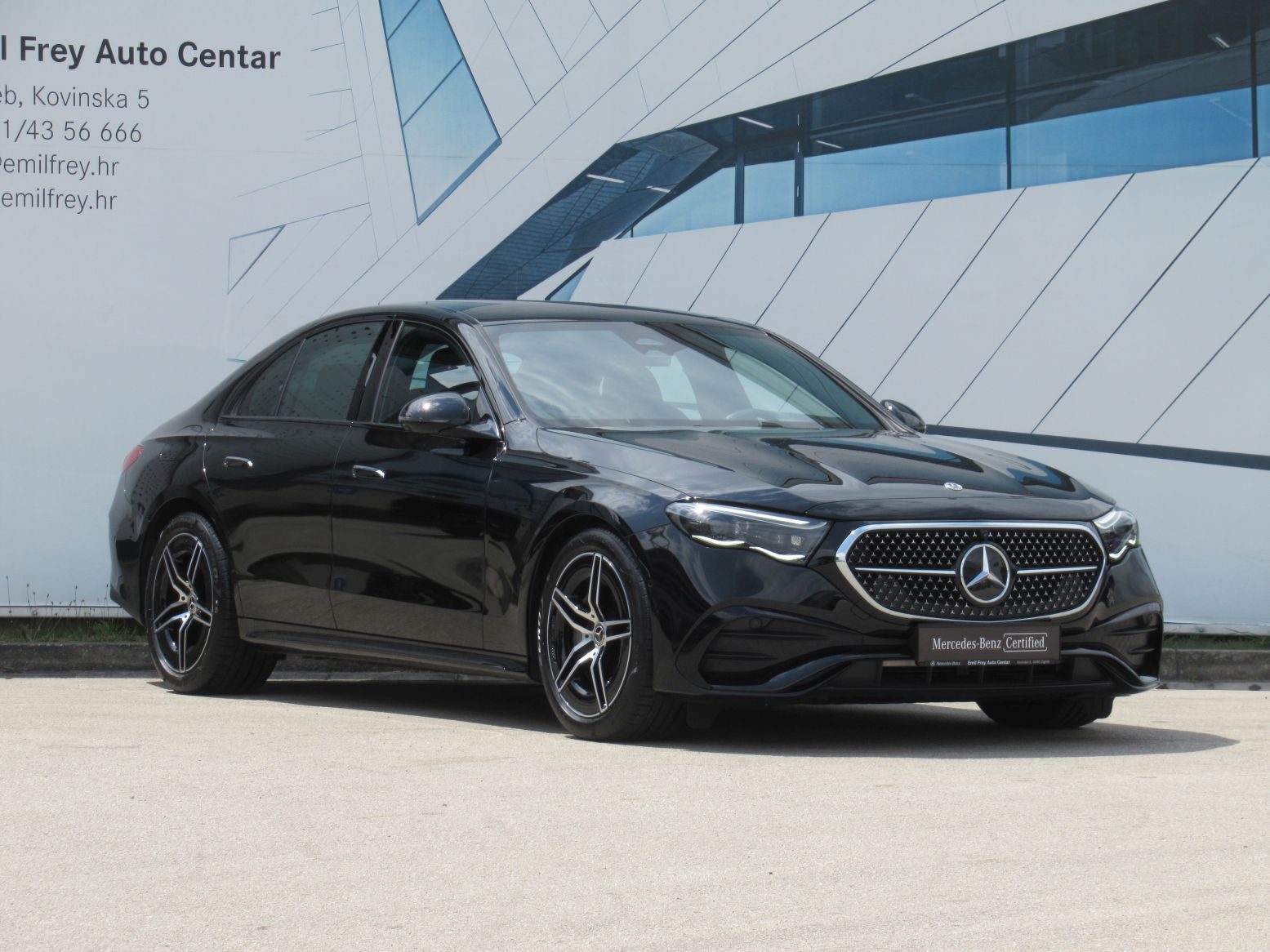 2025 Mercedes-Benz E-klasa AMG Line — fotografija 4