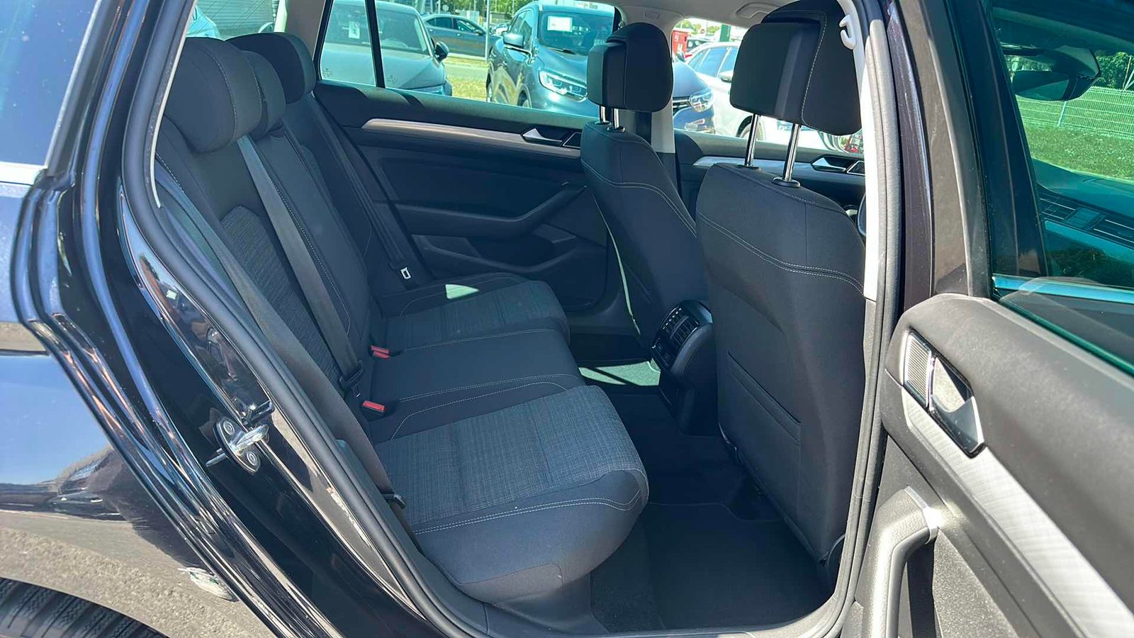 2021 Volkswagen Passat Variant — fotografija 10