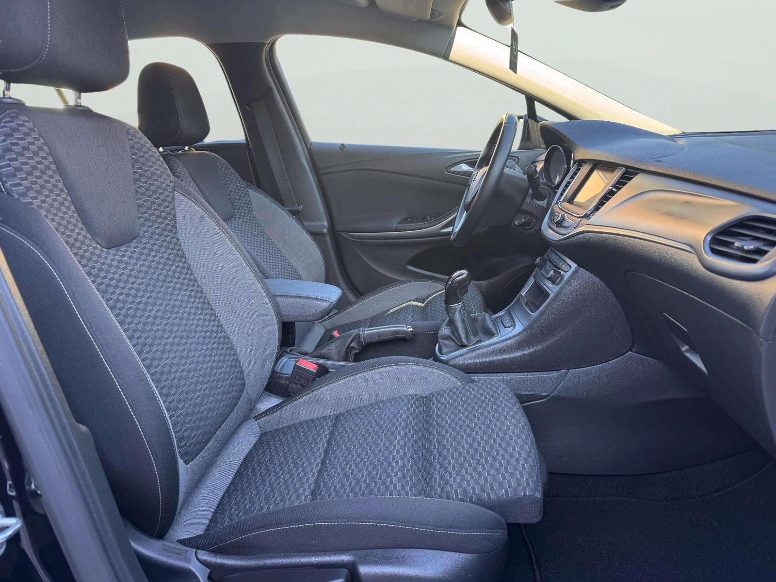 2020 Opel Astra — fotografija 13
